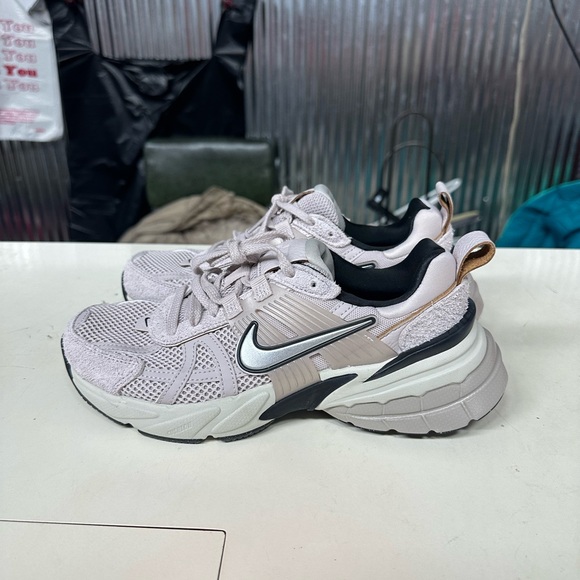 Nike V2k Run size 6.5 - Picture 1 of 5